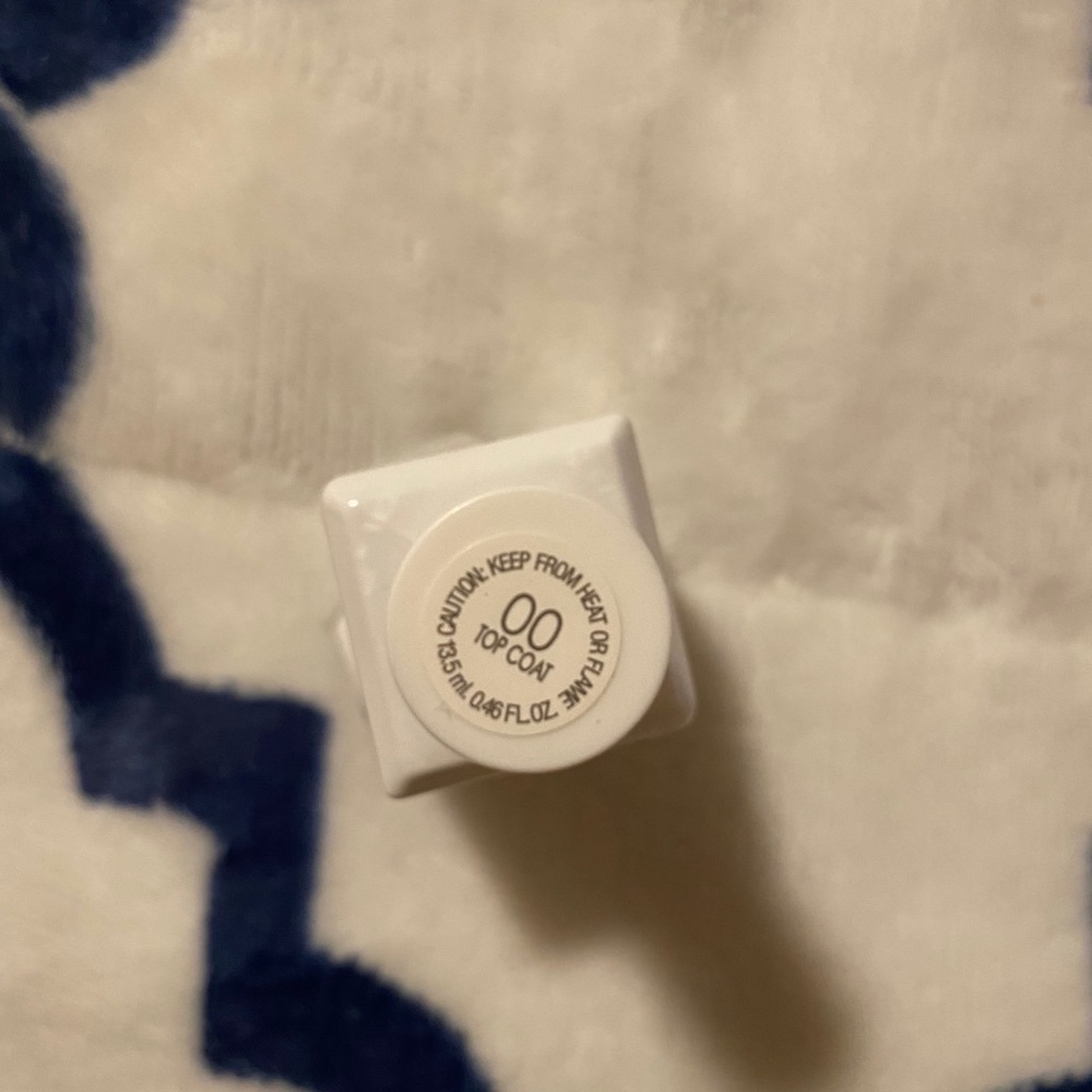 Essie Set NWT SOLD 🎄 - Picture 4 of 4